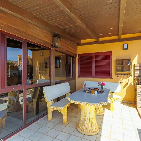 Granillo Escape * קוסטה קלמה